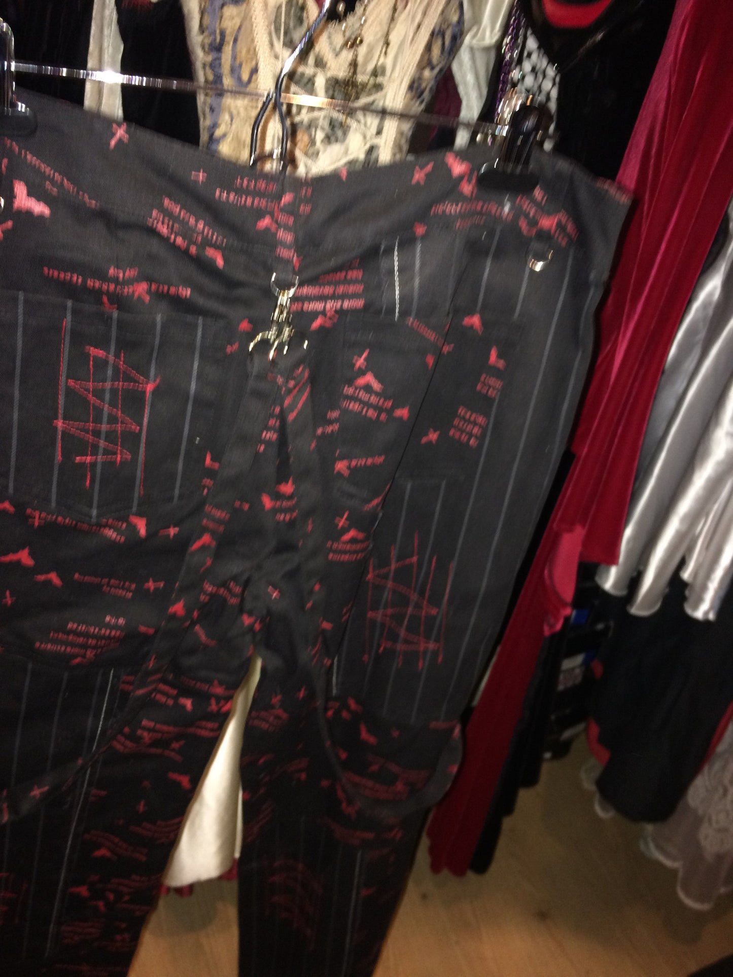 Pants crosses