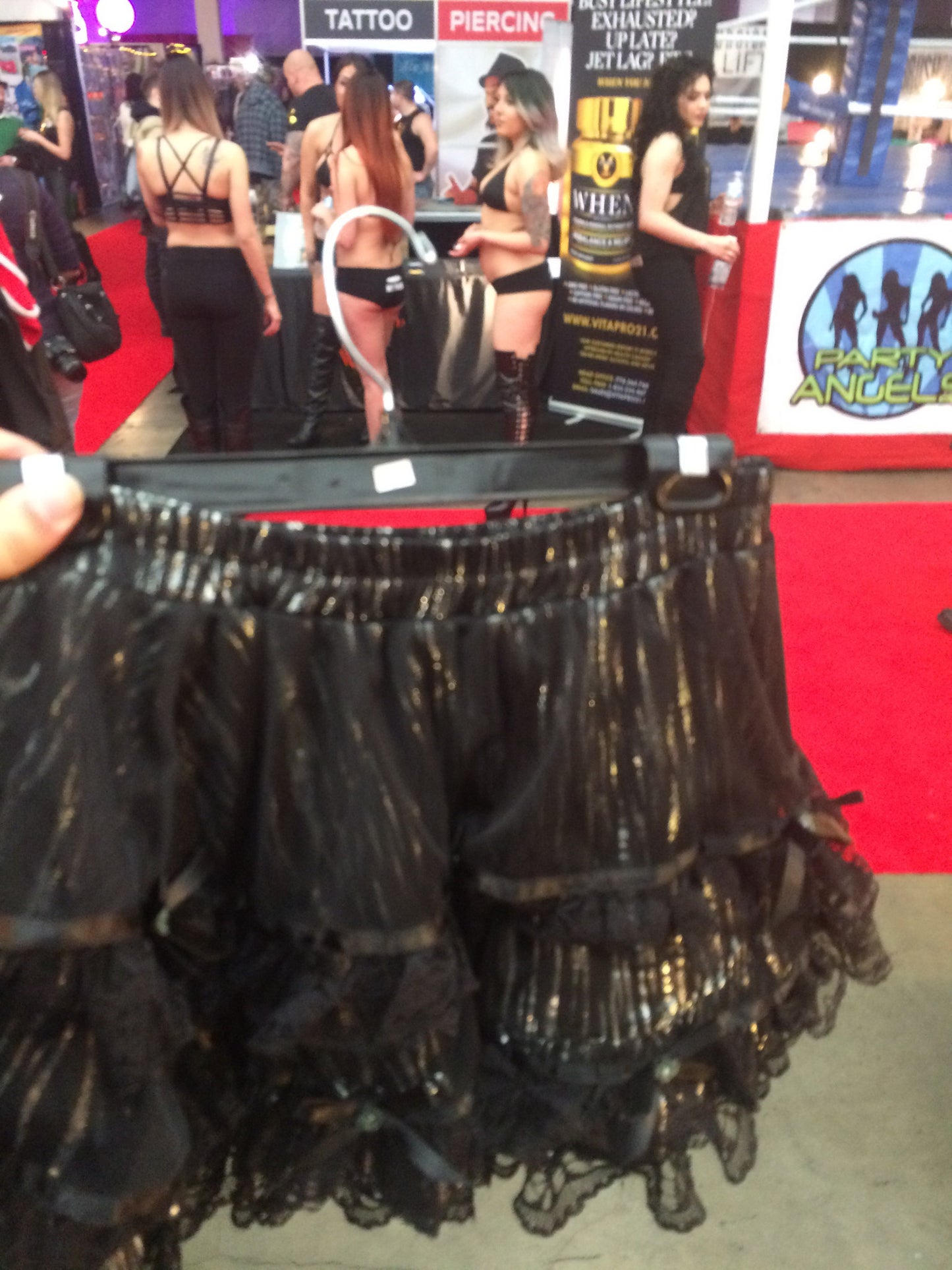 Skirt black flowers
