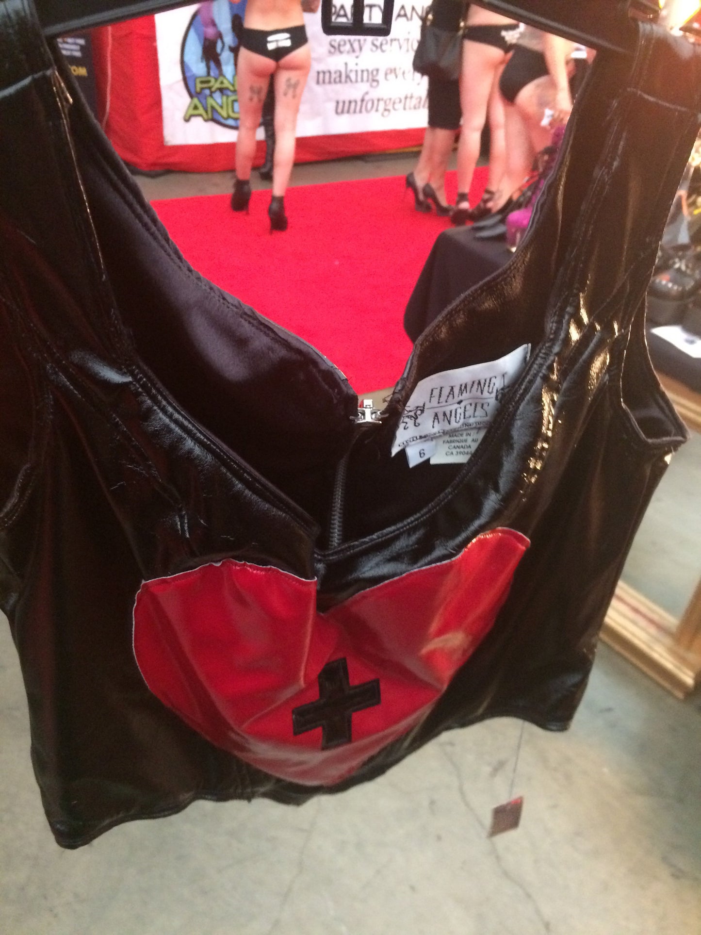 Top pvc with heart